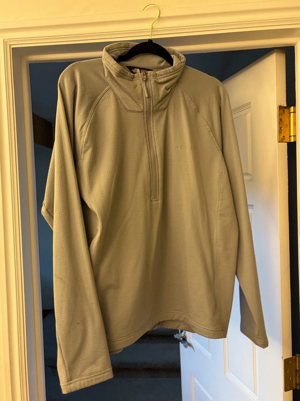The North Face Men’s Light Gray Crewneck half-Zip Sweater